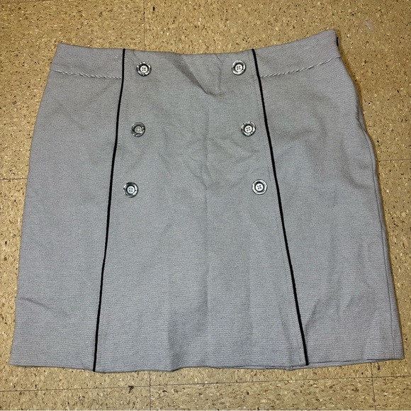 Dresses & Skirts - Lizzie Driver Womens Stretch Skirt Skort Tennis Golf White Black‎ Stripe Sz 12